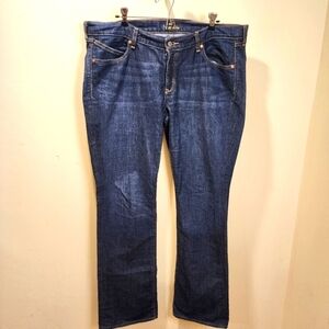 Old Navy The Diva Curvy Plus Size Boot Cut Mid Rise washed blue jeans 16